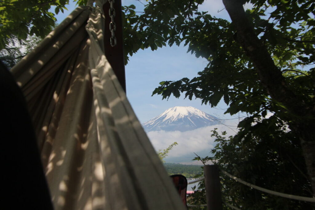 ハンモックから望む富士山